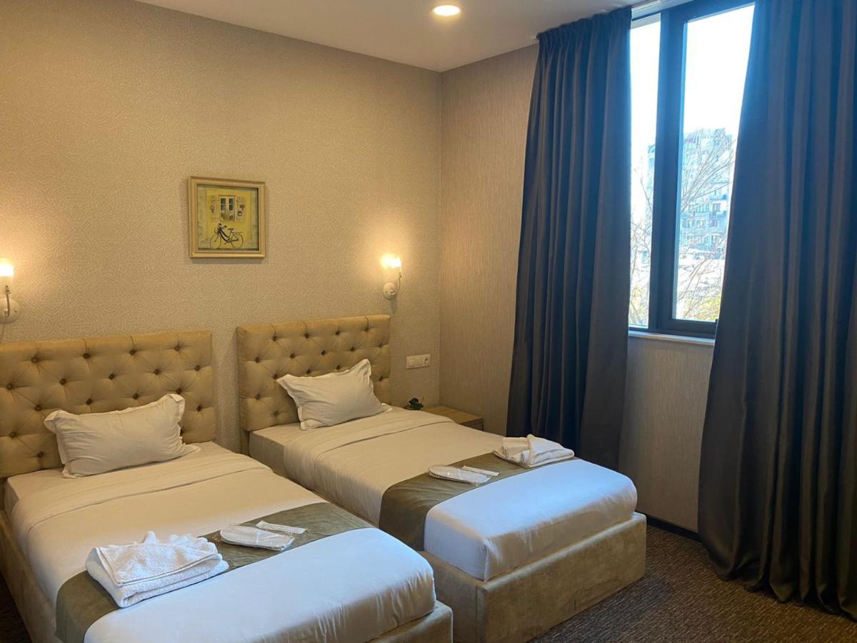 Tbt Hotel ティビリシ エクステリア 写真