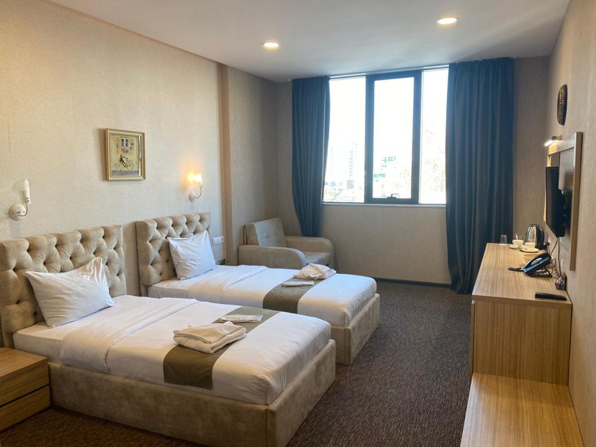 Tbt Hotel ティビリシ エクステリア 写真
