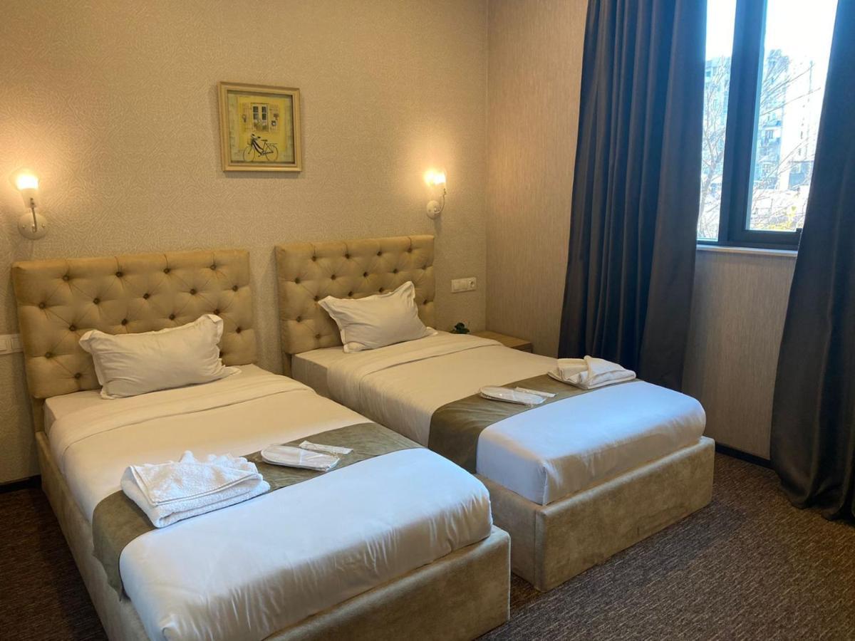 Tbt Hotel ティビリシ エクステリア 写真