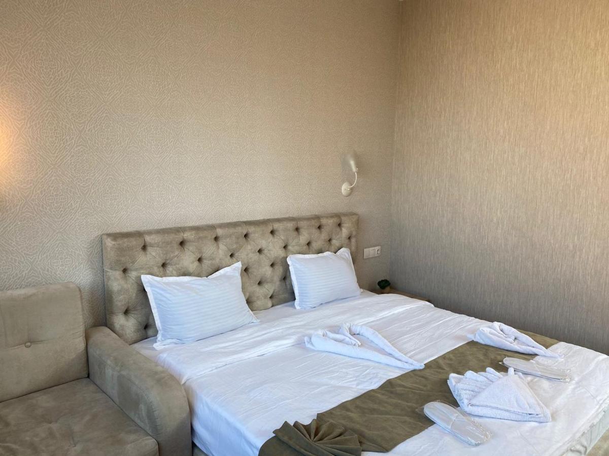 Tbt Hotel ティビリシ エクステリア 写真