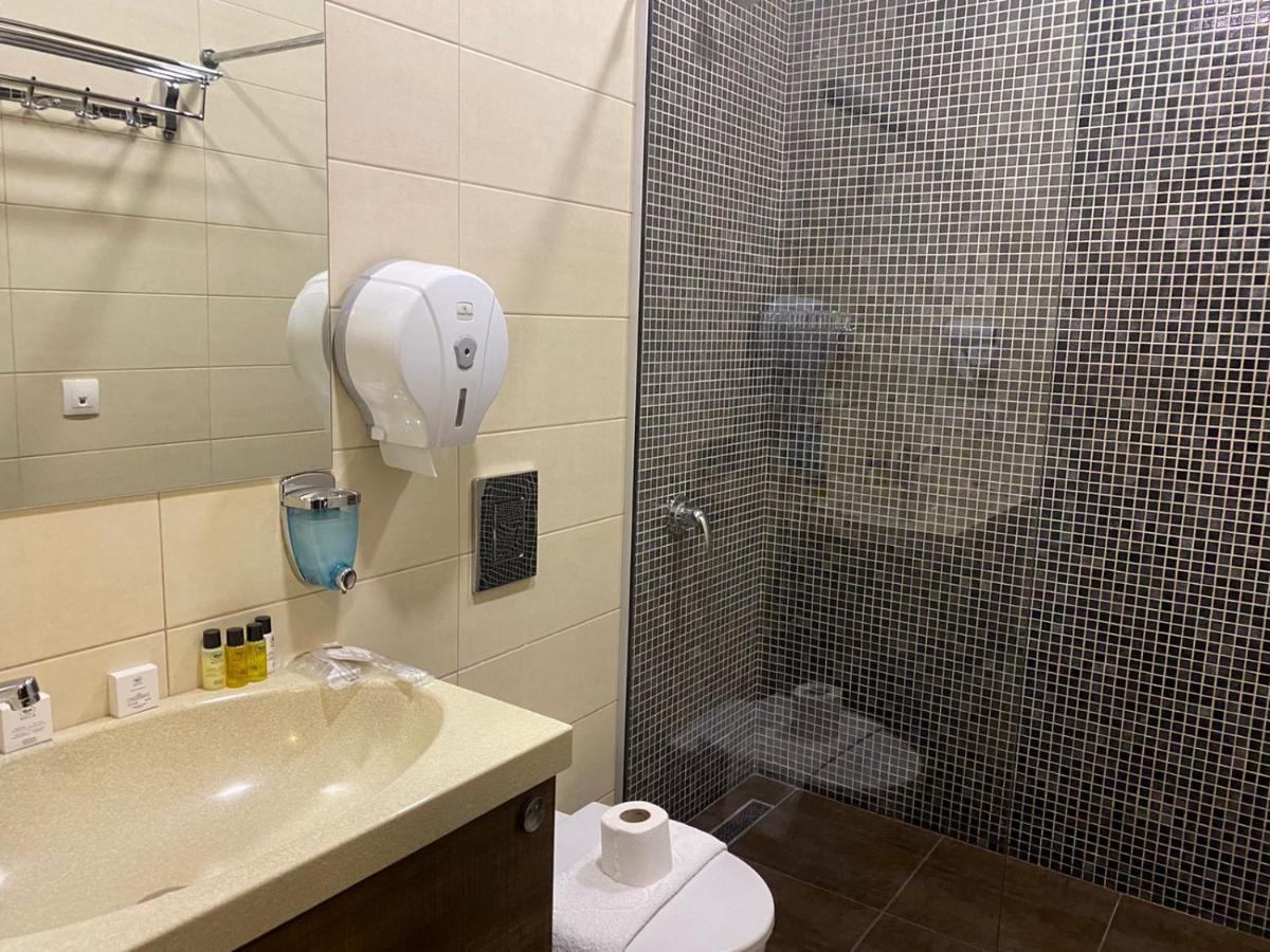 Tbt Hotel ティビリシ エクステリア 写真